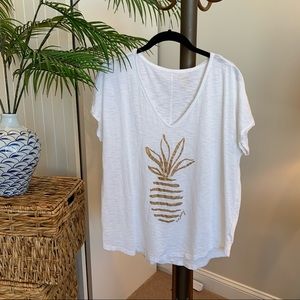 Lilly Pulitzer V-Neck tee size L